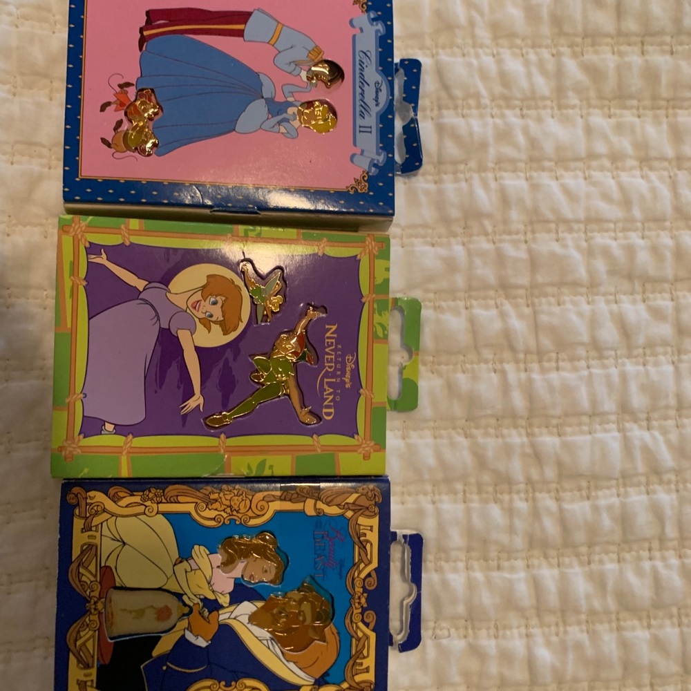 Disney pins